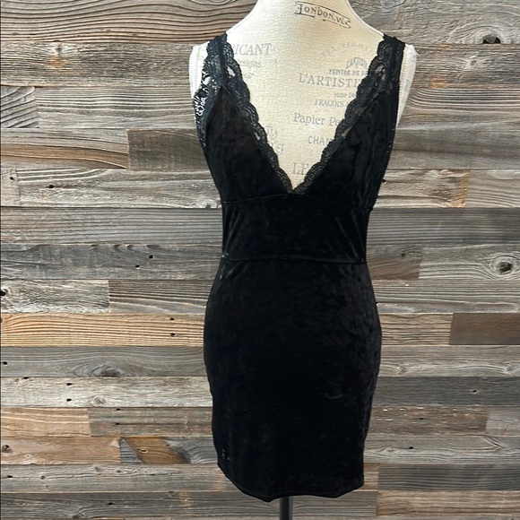 Free People Dresses & Skirts - Free People Intimately Viper Velvet Slip Dress Lace Trim Size Medium